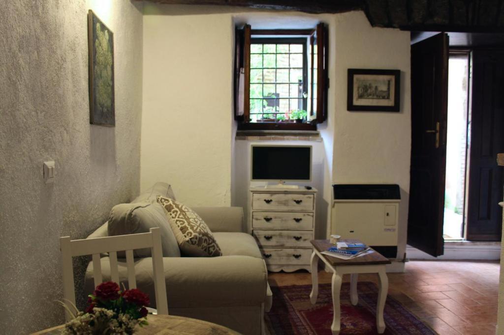 Bed and Breakfast Torre Iolanda Кампаньяно-ди-Рома Экстерьер фото